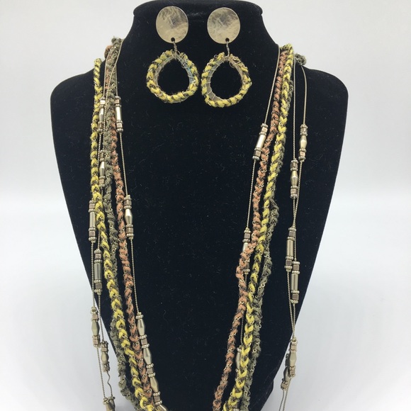 Necklace and earrings - Picture 1 of 1